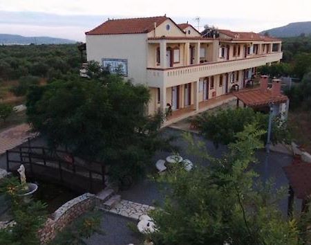 Hotel Takis Agios Georgios  Exteriör bild