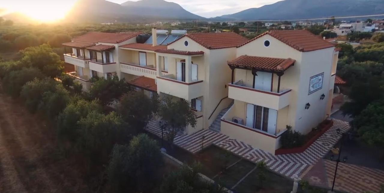 Hotel Takis Agios Georgios  Exteriör bild