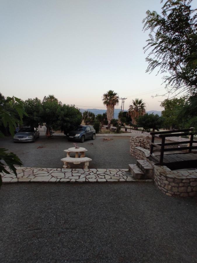 Hotel Takis Agios Georgios  Exteriör bild